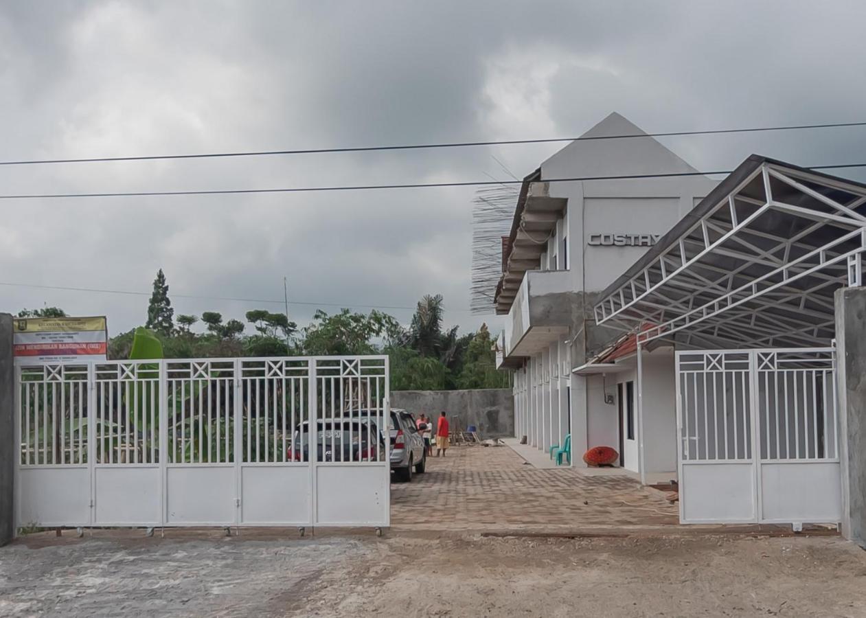Reddoorz Syariah Near Wisata Situ Gunung Sukabumi Hotel Kadudampit Ngoại thất bức ảnh