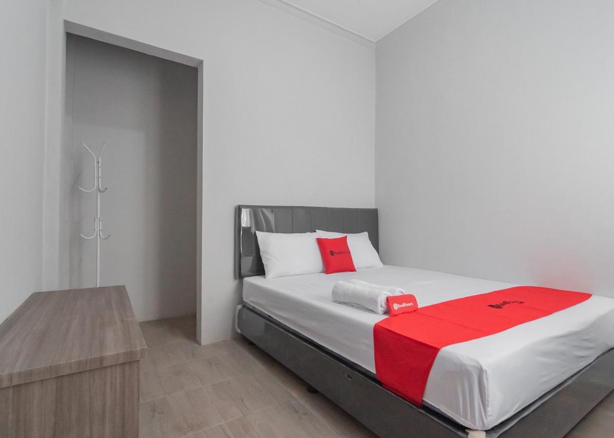 Reddoorz Syariah Near Wisata Situ Gunung Sukabumi Hotel Kadudampit Ngoại thất bức ảnh